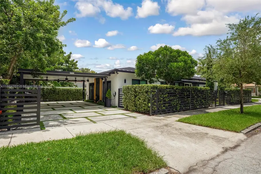 2484 SW 25 St, Miami, FL 33133 - Image #2