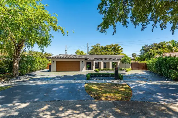 16511 Stonehaven Rd, Miami Lakes, FL 33014