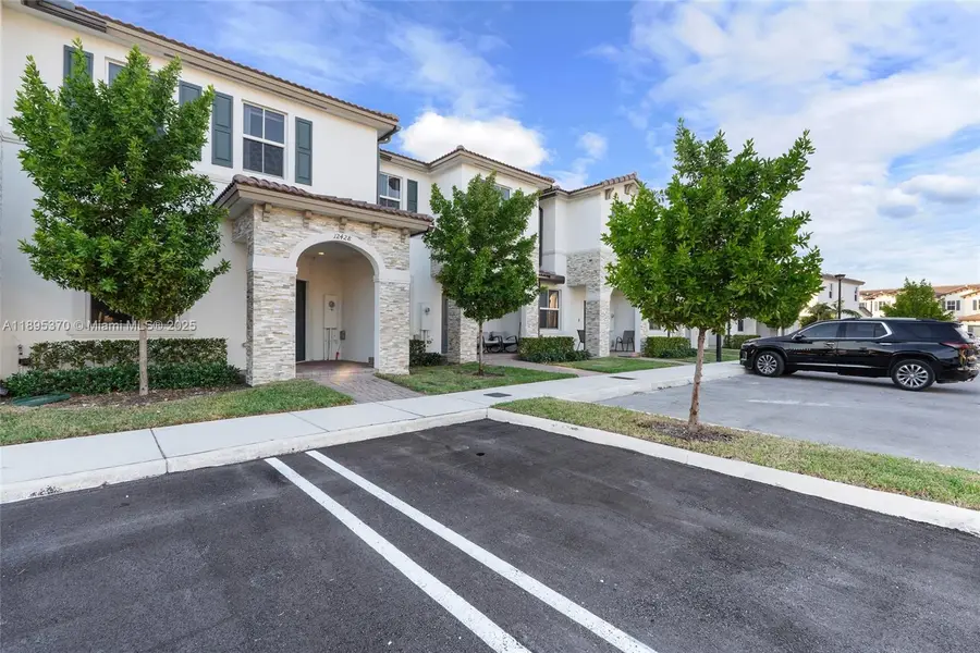 12428 NW 23rd Ct, Miami, FL 33167 - Image #2