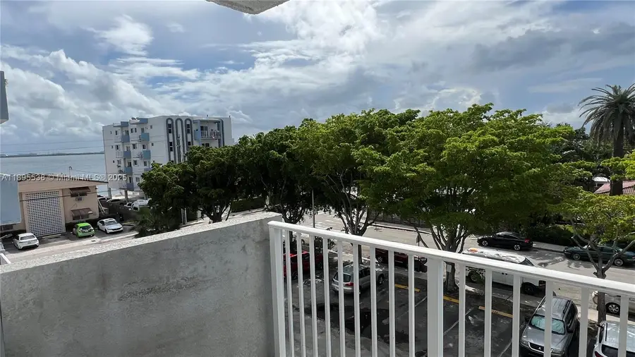 1801 S Treasure Dr #415, North Bay Village, FL 33141 - Image #2