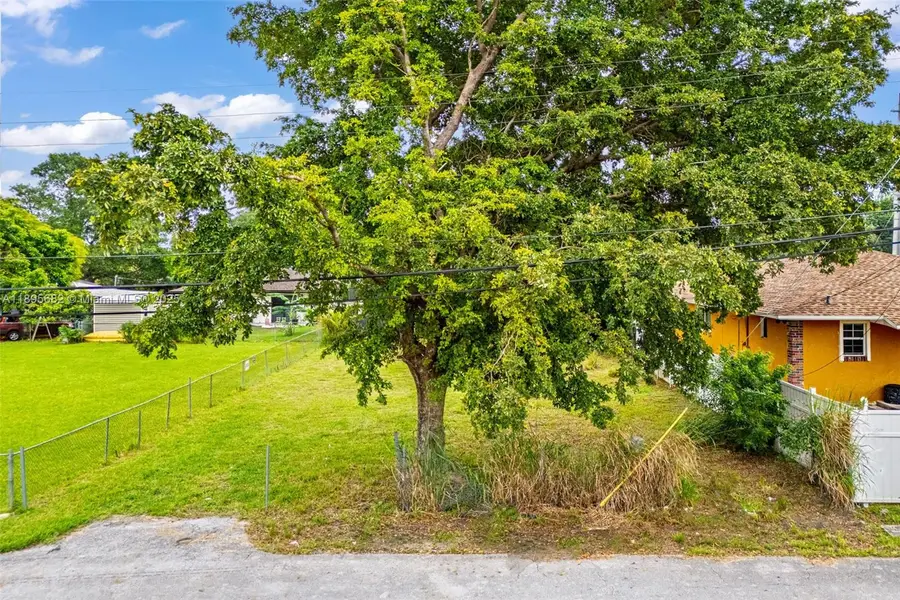 8109 NW 14th Ct, Miami, FL 33147 - Image #2