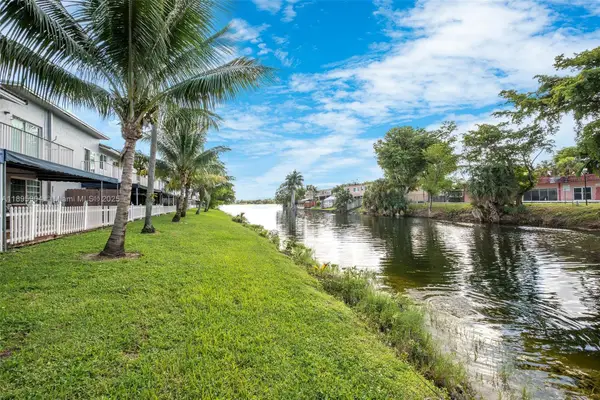 7110 NW 173rd Dr #108, Hialeah, FL 33015