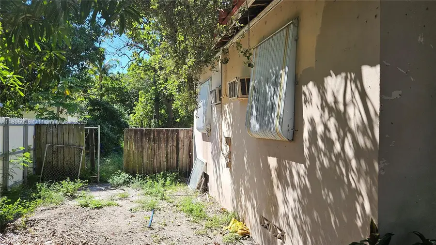 1570 NE 141st St, North Miami, FL 33161 - Image #3