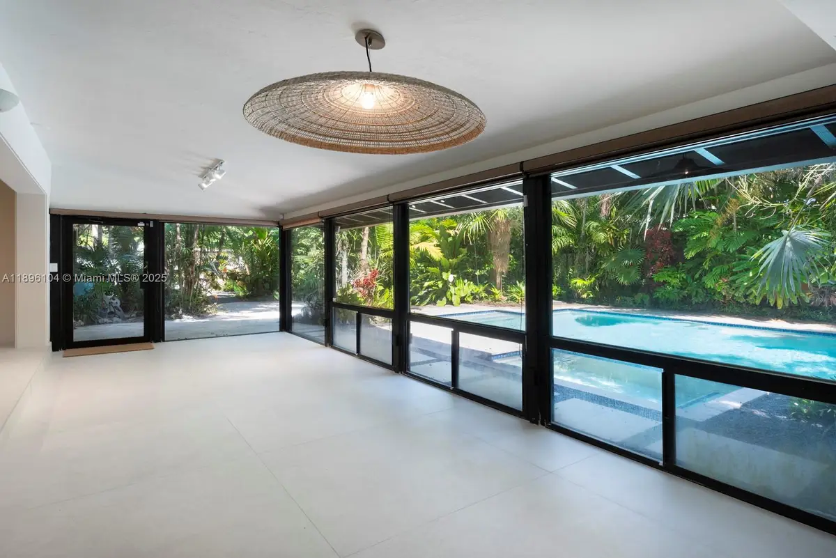 1107 NE 118th St, Biscayne Park, FL 33161 - Image #1