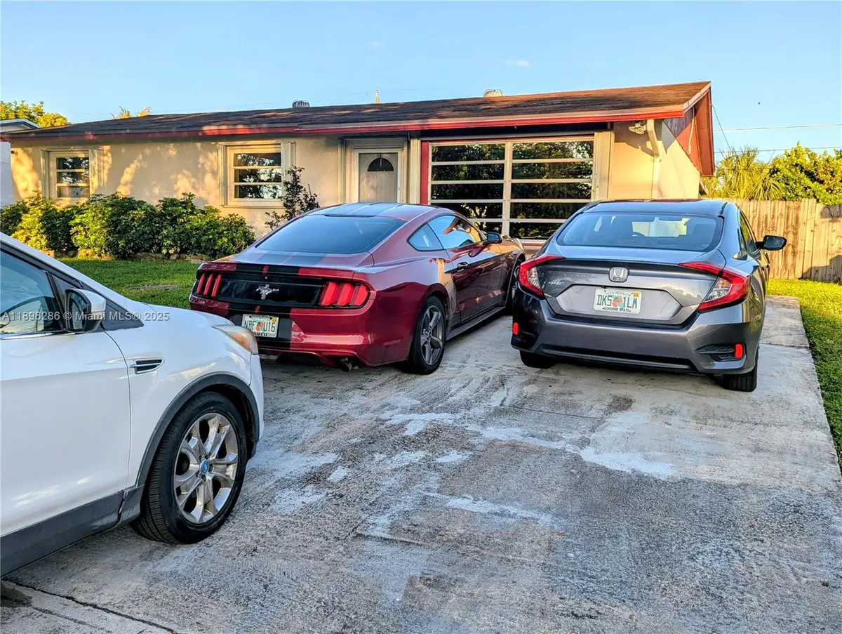 3031 N 74th Ave, Hollywood, FL 33024 - Image #1