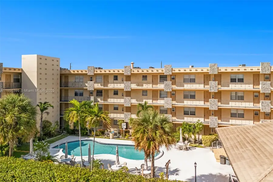 2145 Pierce St #305, Hollywood, FL 33020 - Image #2