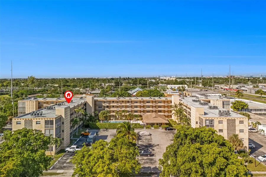 2145 Pierce St #305, Hollywood, FL 33020 - Image #3