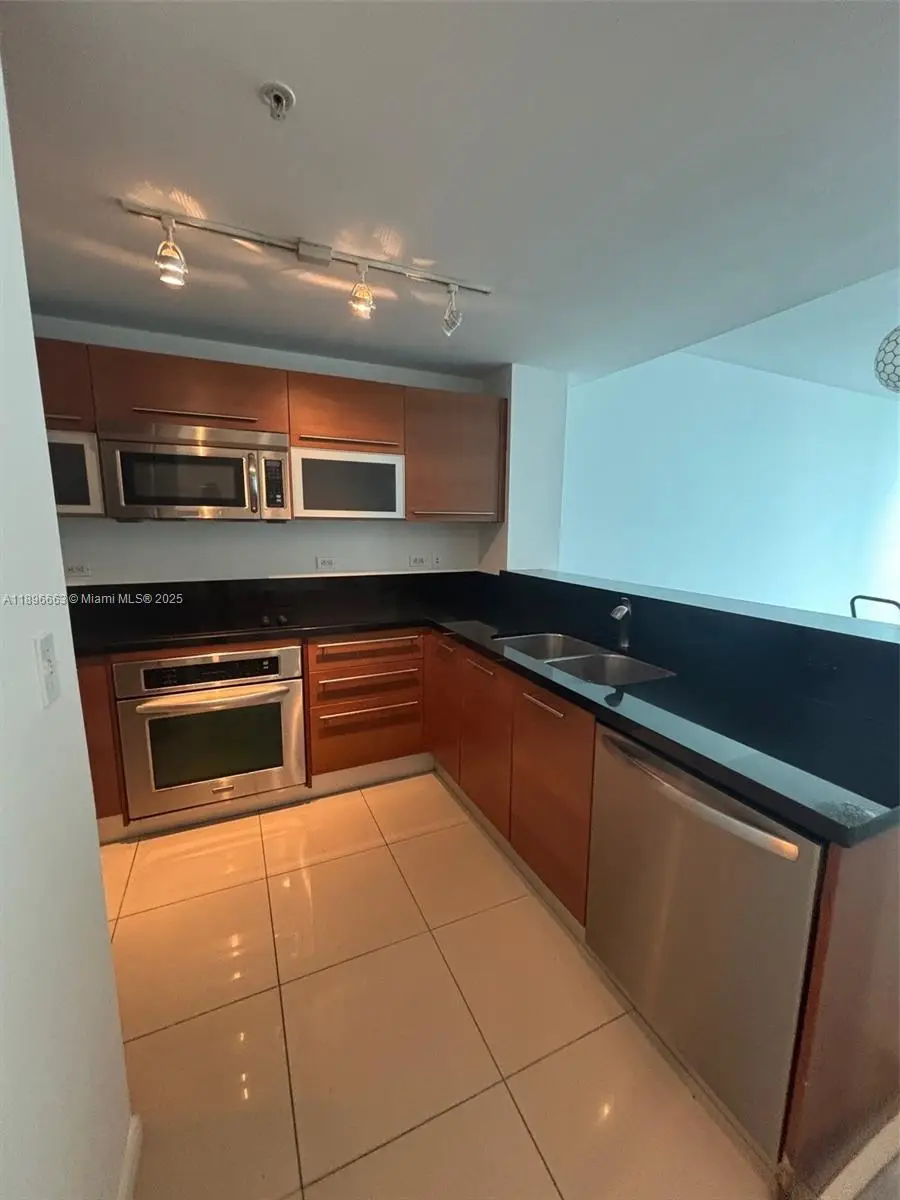 244 Biscayne Blvd #1606, Miami, FL 33132 - Image #3