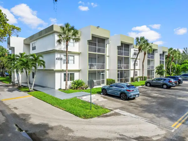 4235 North University Dr #312, Sunrise, FL 33351