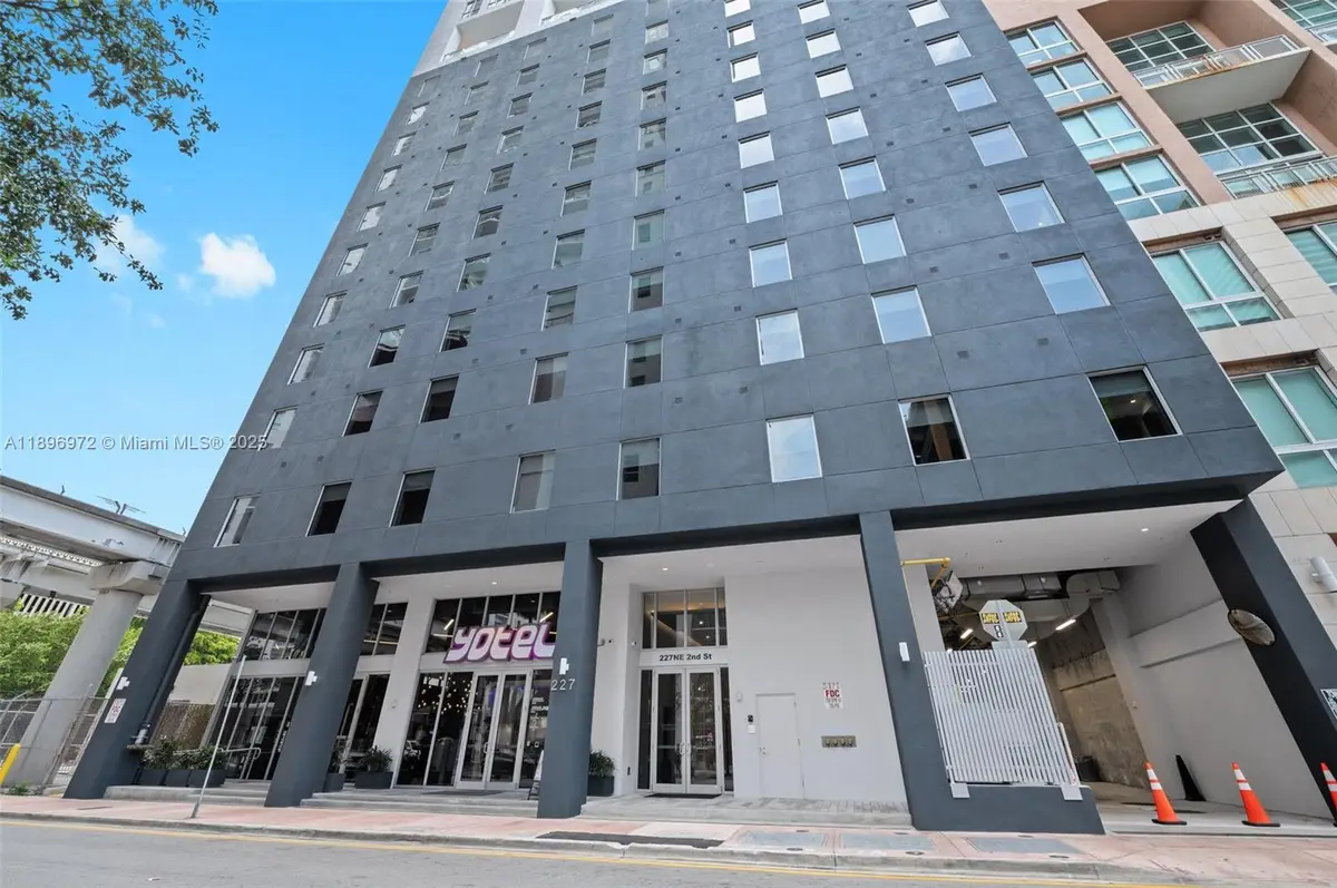 227 NE 2nd St #2512, Miami, FL 33132 - Image #1