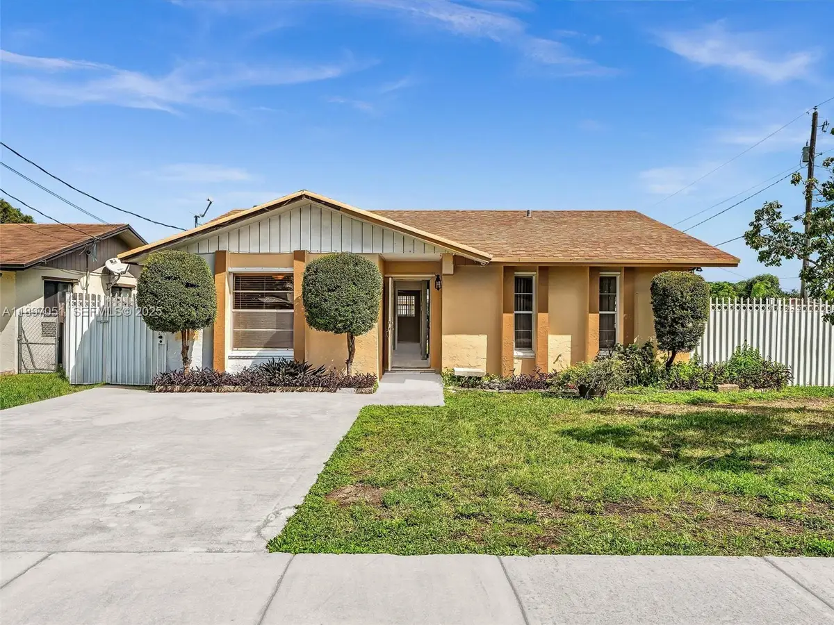 17995 SW 105th Ave, Miami, FL 33157 - Image #1