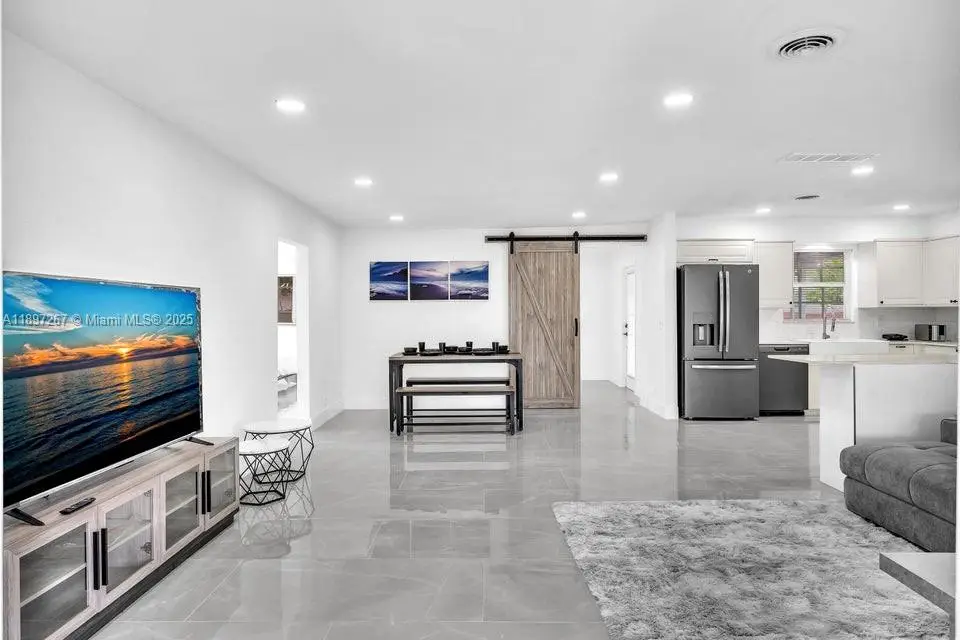 2112 N 14th Ter, Hollywood, FL 33020 - Image #1