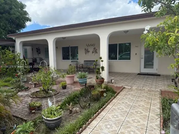 961 E 10th Pl, Hialeah, FL 33010