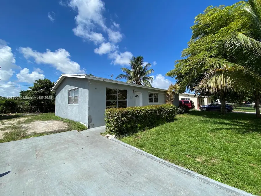 1121 NE 214th St, Miami, FL 33179 - Image #3