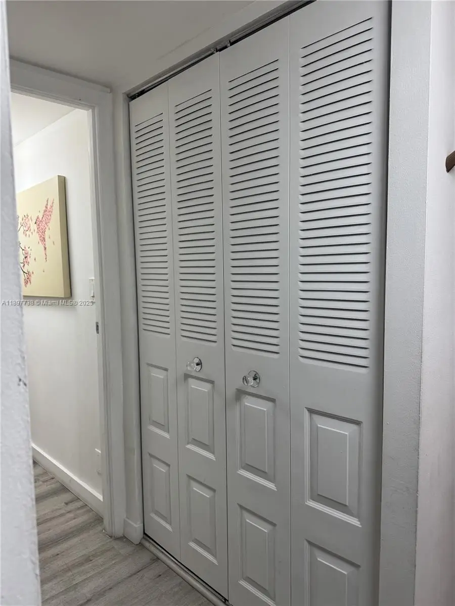 20301 W Country Club Dr #821, Aventura, FL 33180 - Image #2