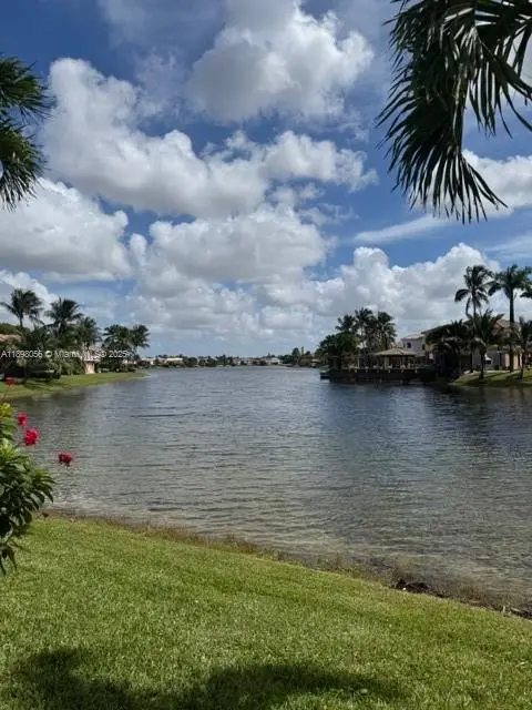 7257 NW Nw 113 Ct, Doral, FL 33178 - Image #2