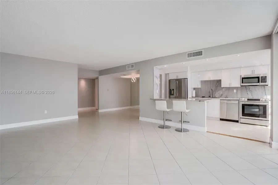 18071 Biscayne Blvd #1204, Aventura, FL 33160 - #2