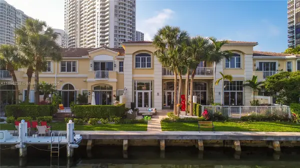 3705 NE 214 St #13, Aventura, FL 33180