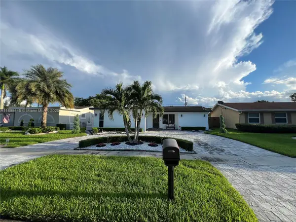 11370 NW 46th Pl, Sunrise, FL 33323