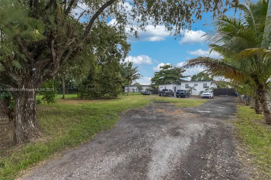 2020 NW 107th St, Miami, FL 33167 - Image #2