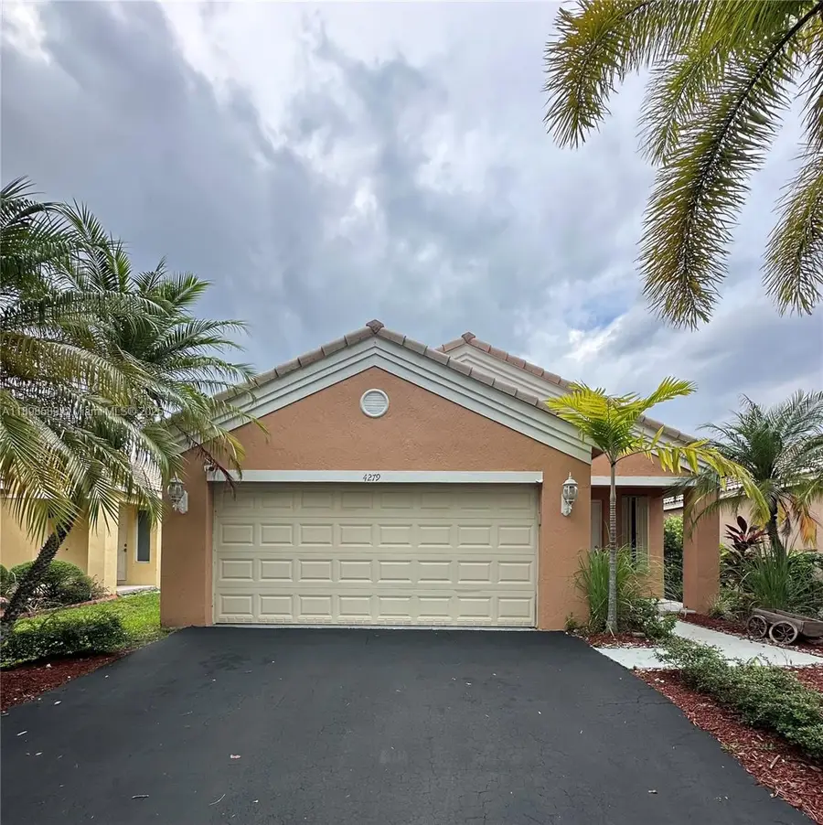 4279 Greenbriar Ln, Weston, FL 33331 - Image #2