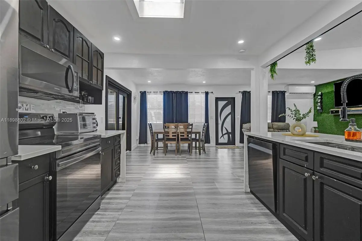 3325 SW 59th Ter, West Park, FL 33023 - Image #1