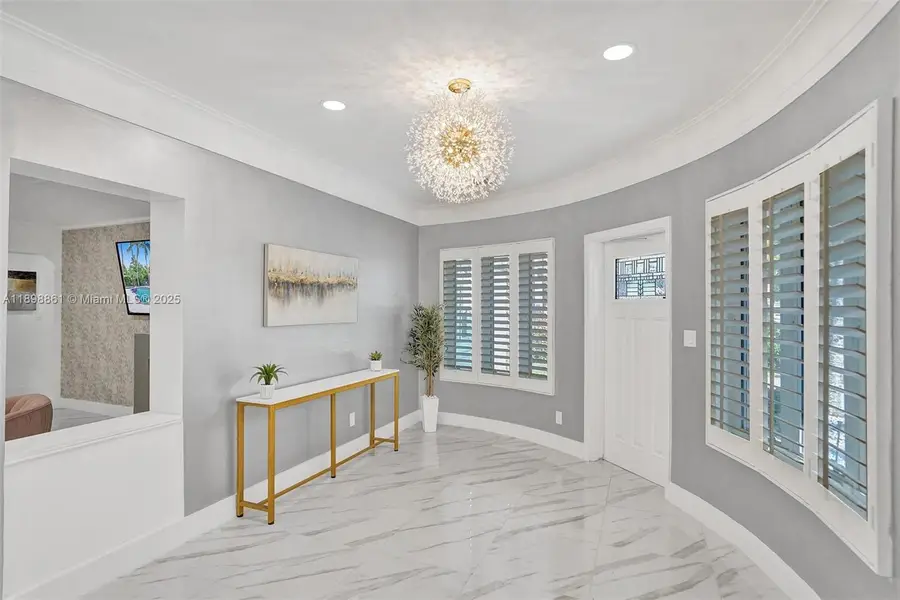 725 Harrison St, Hollywood, FL 33019 - Image #3