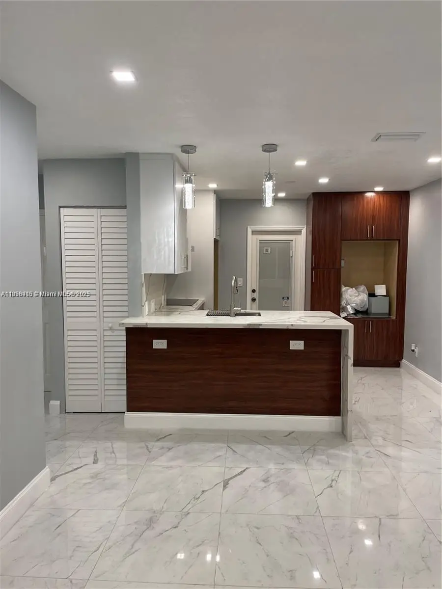 1230 NE 148th St, Miami, FL 33161 - Image #2