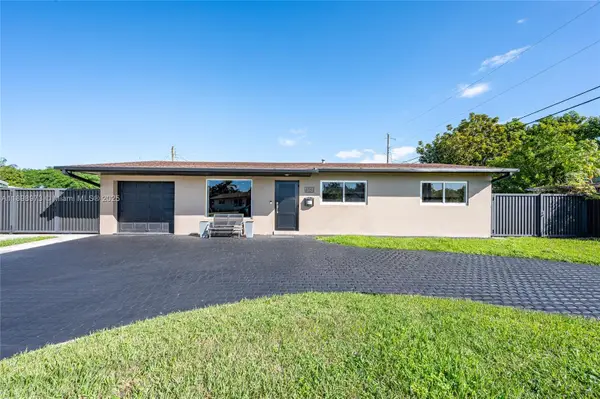 10341 SW 52nd Ter, Miami, FL 33165