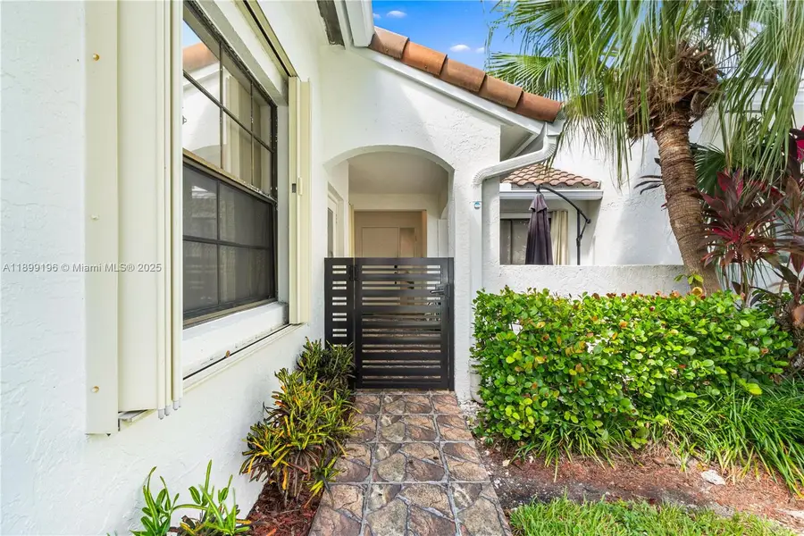 21240 Harbor Way #285-28, Aventura, FL 33180 - Image #2