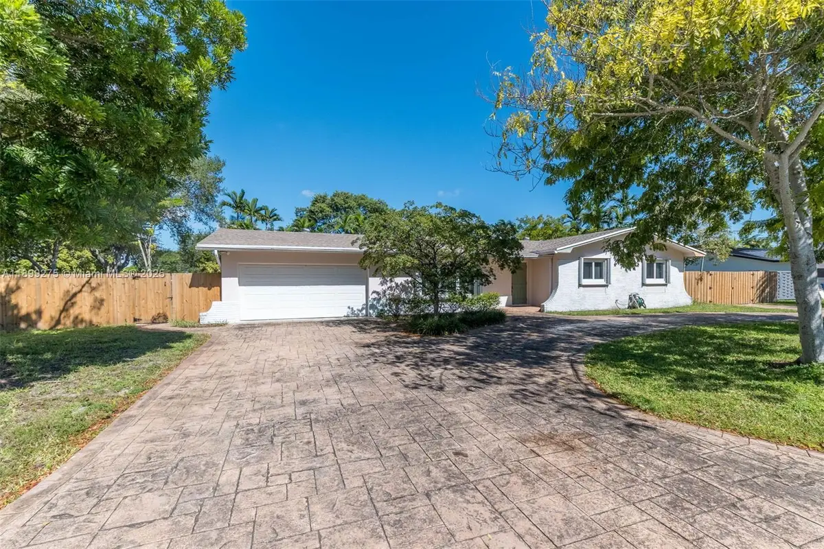 10533 SW 114th St, Miami, FL 33176 - Image #1