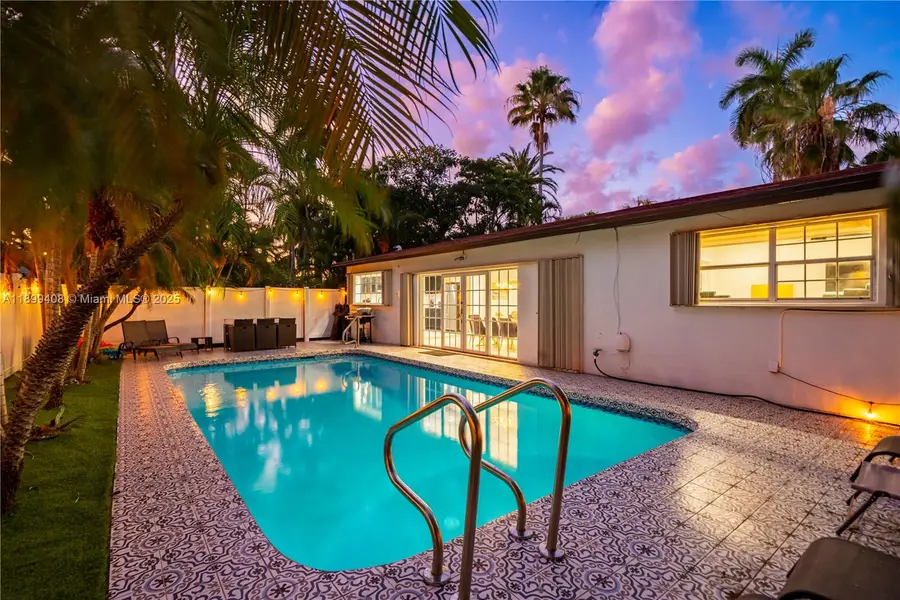 1244 Garfield St, Hollywood, FL 33019 - Image #2