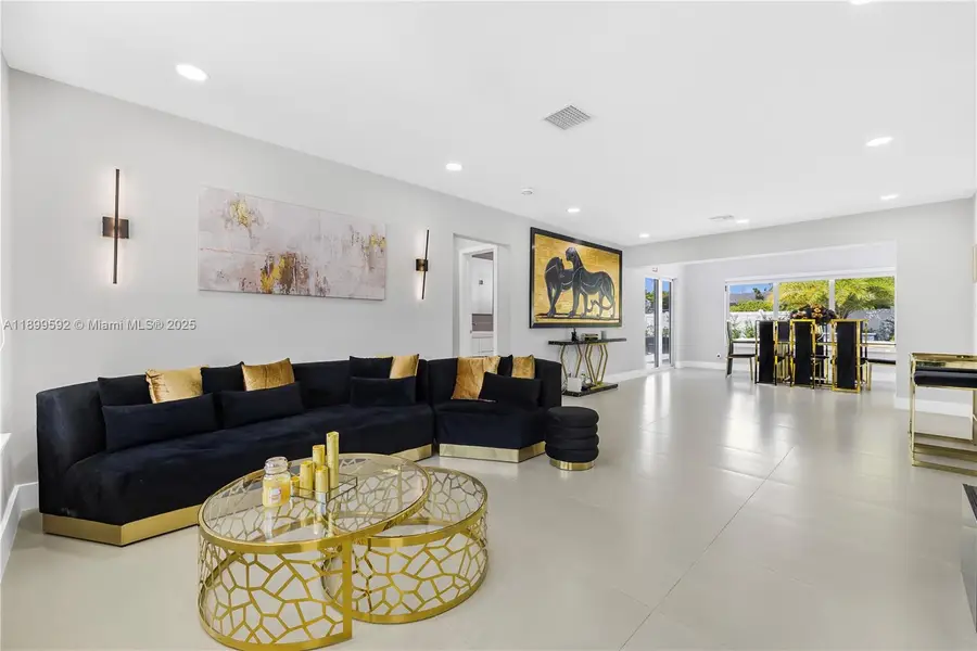 1104 N 13th Ter, Hollywood, FL 33019 - Image #2