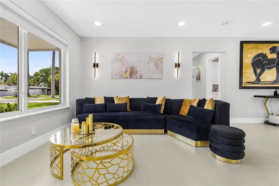 1104 N 13th Ter, Hollywood, FL 33019 - Image #3