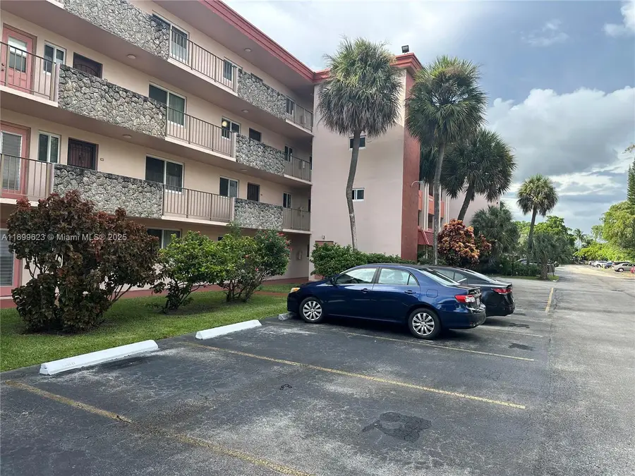 1101 NW 58th Ter #108, Sunrise, FL 33313 - Image #2