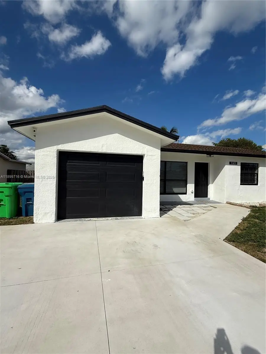 11411 NW 37th Pl, Sunrise, FL 33323 - Image #2