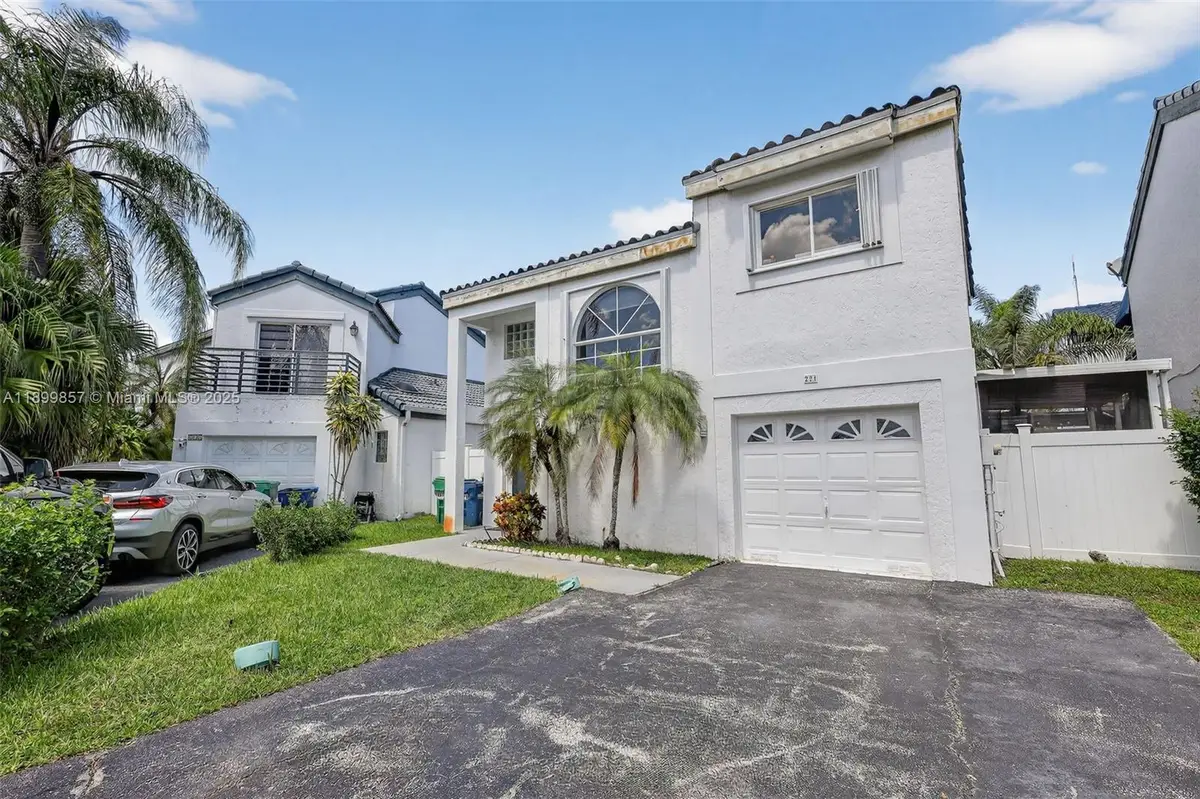 221 NE 212th St, Miami, FL 33179 - Image #1