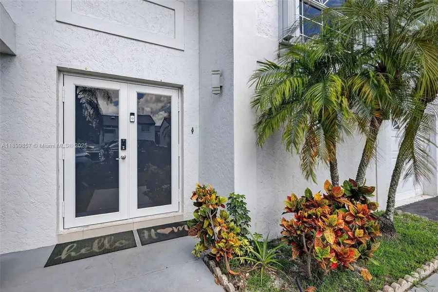 221 NE 212th St, Miami, FL 33179 - Image #2