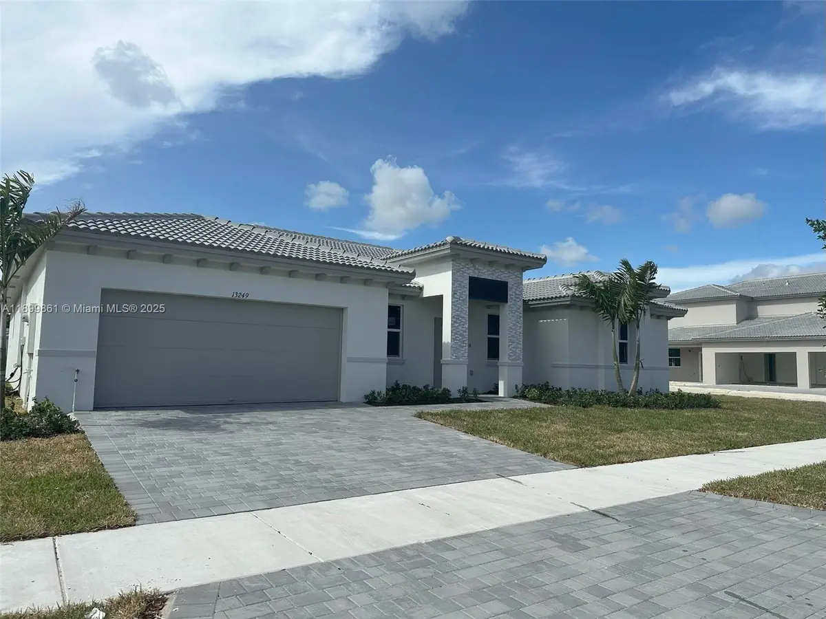 13249 SW 189th Ter, Miami, FL 33177 - Image #1