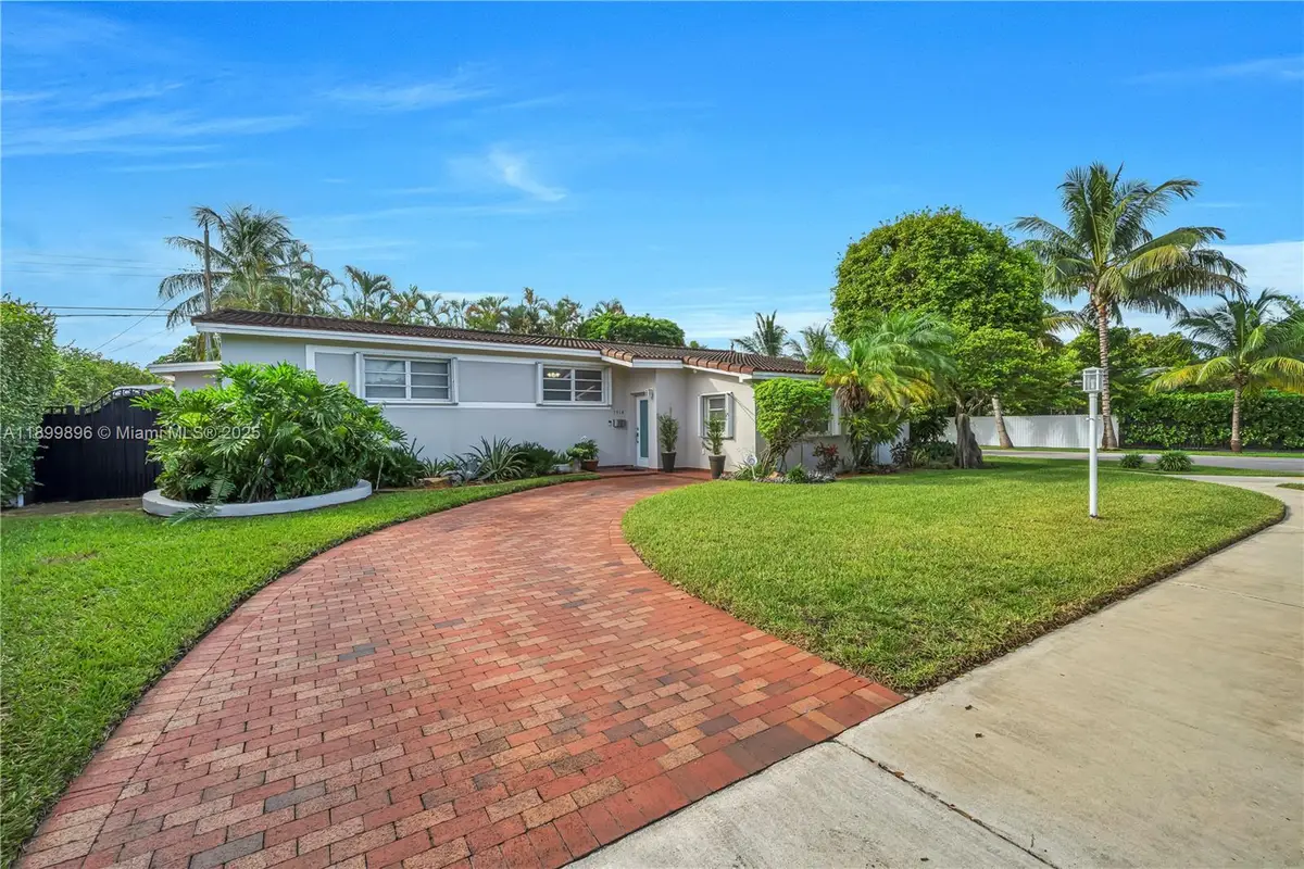 7910 SW 17th St, Miami, FL 33155 - Image #1