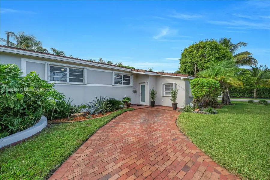 7910 SW 17th St, Miami, FL 33155 - Image #2