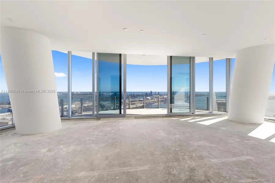 300 Biscayne Boulevard Way #5201E, Miami, FL 33131 - Image #2