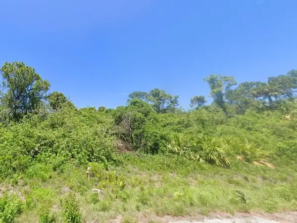 715 Eugene Cernan Dr, Other, FL 33935