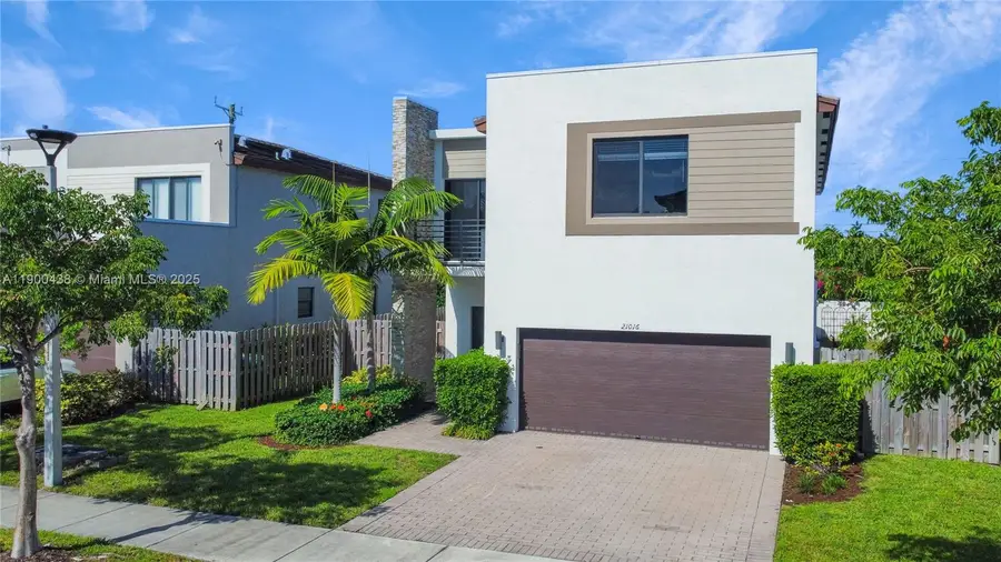 21016 NE 2nd Ct, Miami, FL 33179 - Image #2