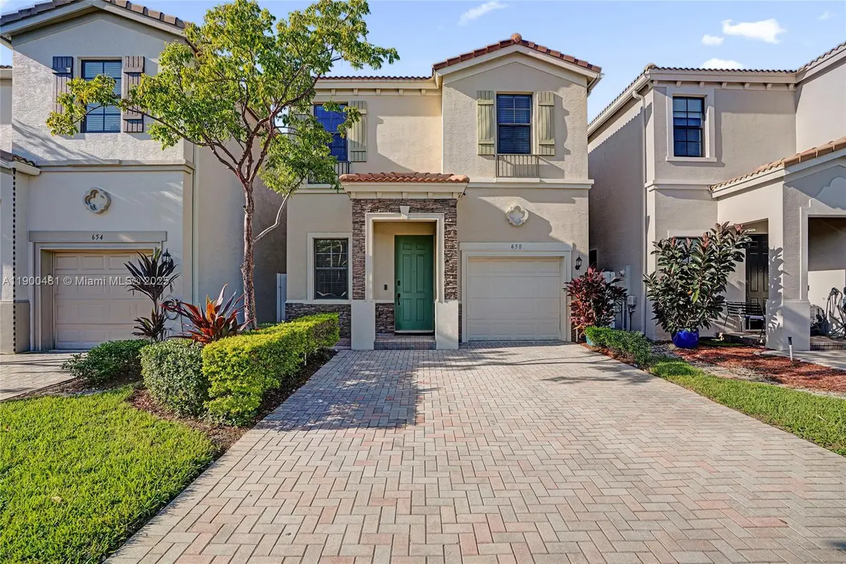 650 NE 193rd Ter, Miami, FL 33179 - Image #1