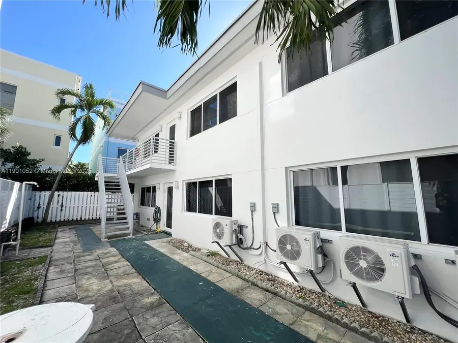 312 Elm St, Hollywood, FL 33019 - Image #2