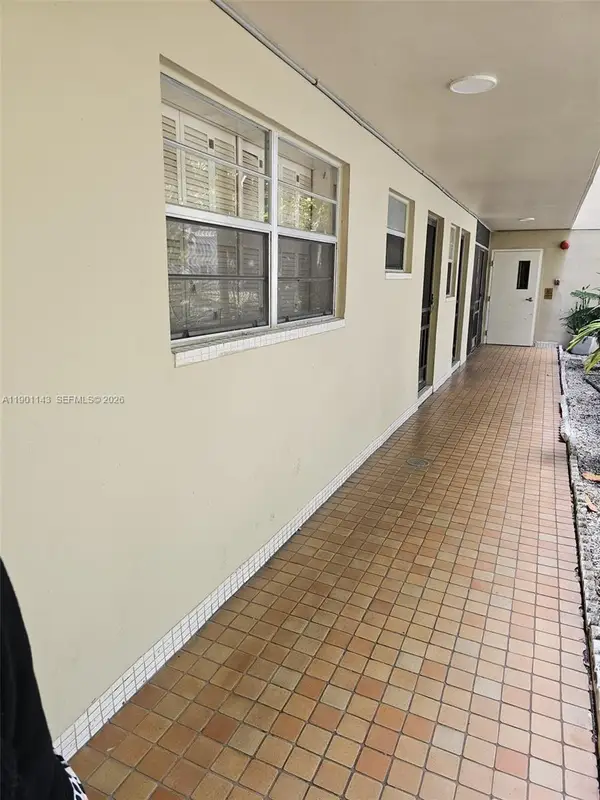 1670 NE 191st St #109-3, Miami, FL 33179