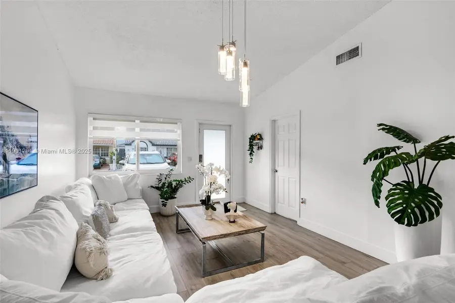 7531 W 29th Way, Hialeah, FL 33018 - Image #2