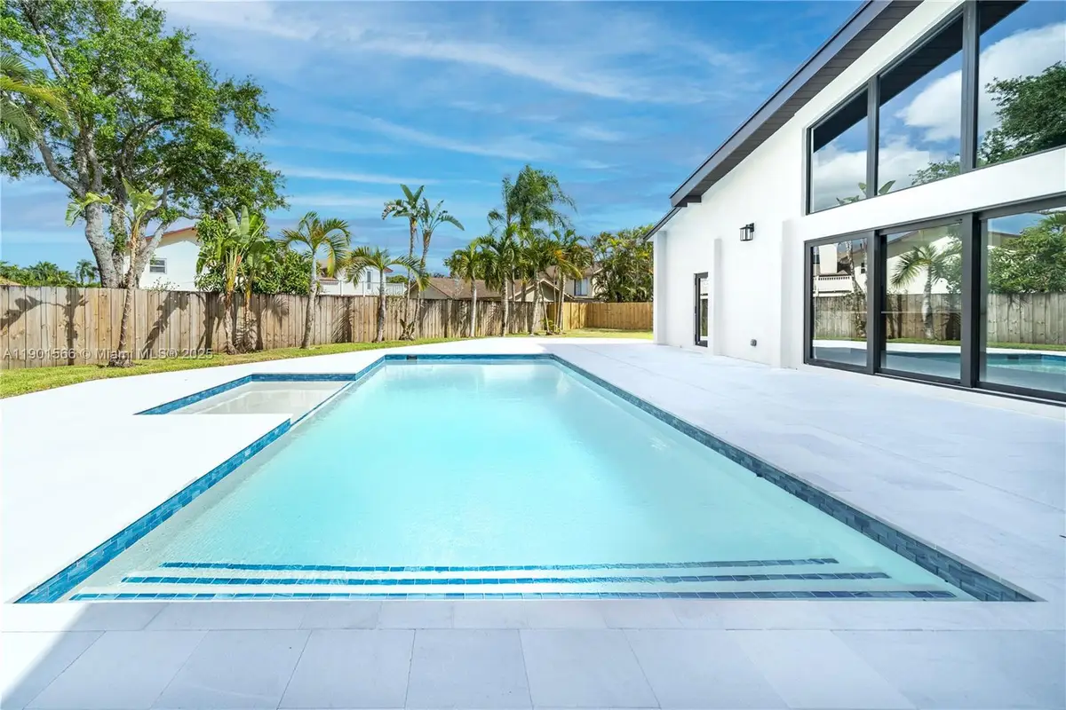 842 W Coco Plum Cir, Plantation, FL 33324 - Image #1