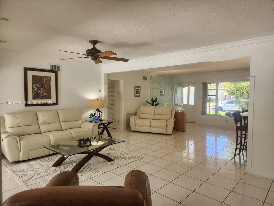 1229 Jefferson St, Hollywood, FL 33019 - Image #3